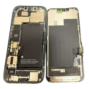 iPhone13 液晶パネル交換修理実績
