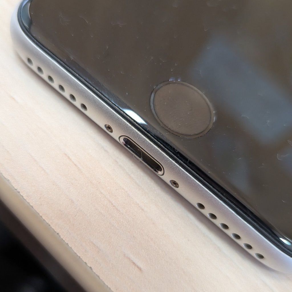 iPhoneSE3 ライトニング修理