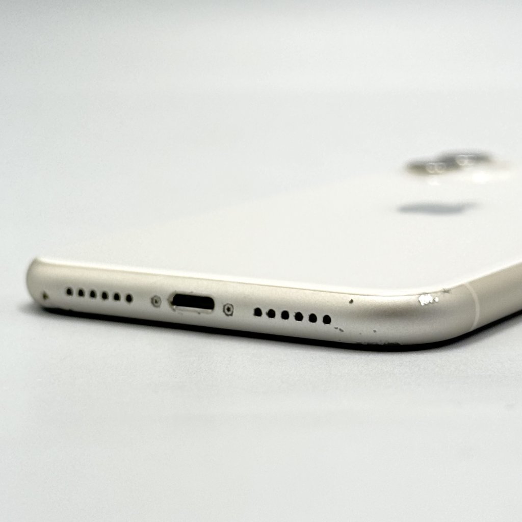 【iPhone11 ライトニングコネクタ修理】角度を変えないと充電できない症状に対応！｜高崎市浜尻町
