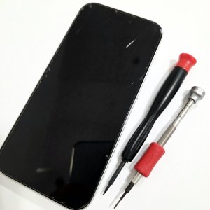 iPhone16 フロントパネル交換
