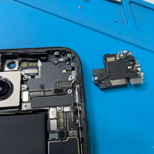 iPhone15 電話に雑音が入る イヤースピーカー交換| 昭島市武蔵野| スピーカーもご予約で即日お渡しで対応しております！