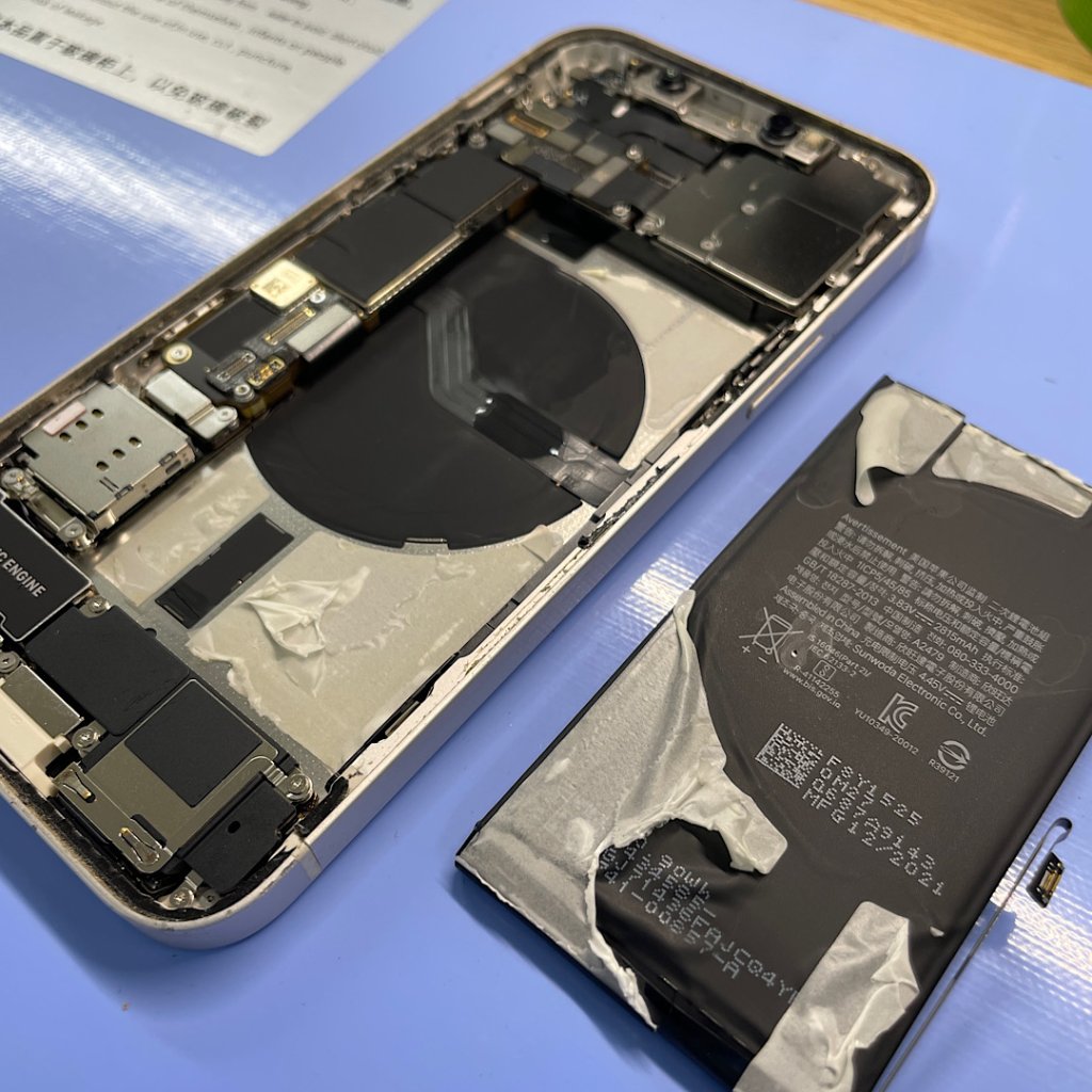iPhone12 最大容量72% バッテリー交換修理|あきる野市秋川| 飛び込みでも即日30分で修理対応しております‼︎