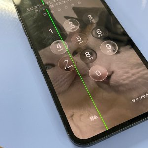 iPhone13Pro 緑の線が入った‼︎ 液晶交換 |青梅市友田町|  iPhone修理は即日30分で修理対応しております‼︎