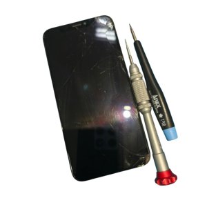 iPhoneXS 画面割れ修理