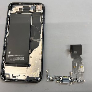 iPhone SE3 充電コネクタ(ライトニング)交換修理