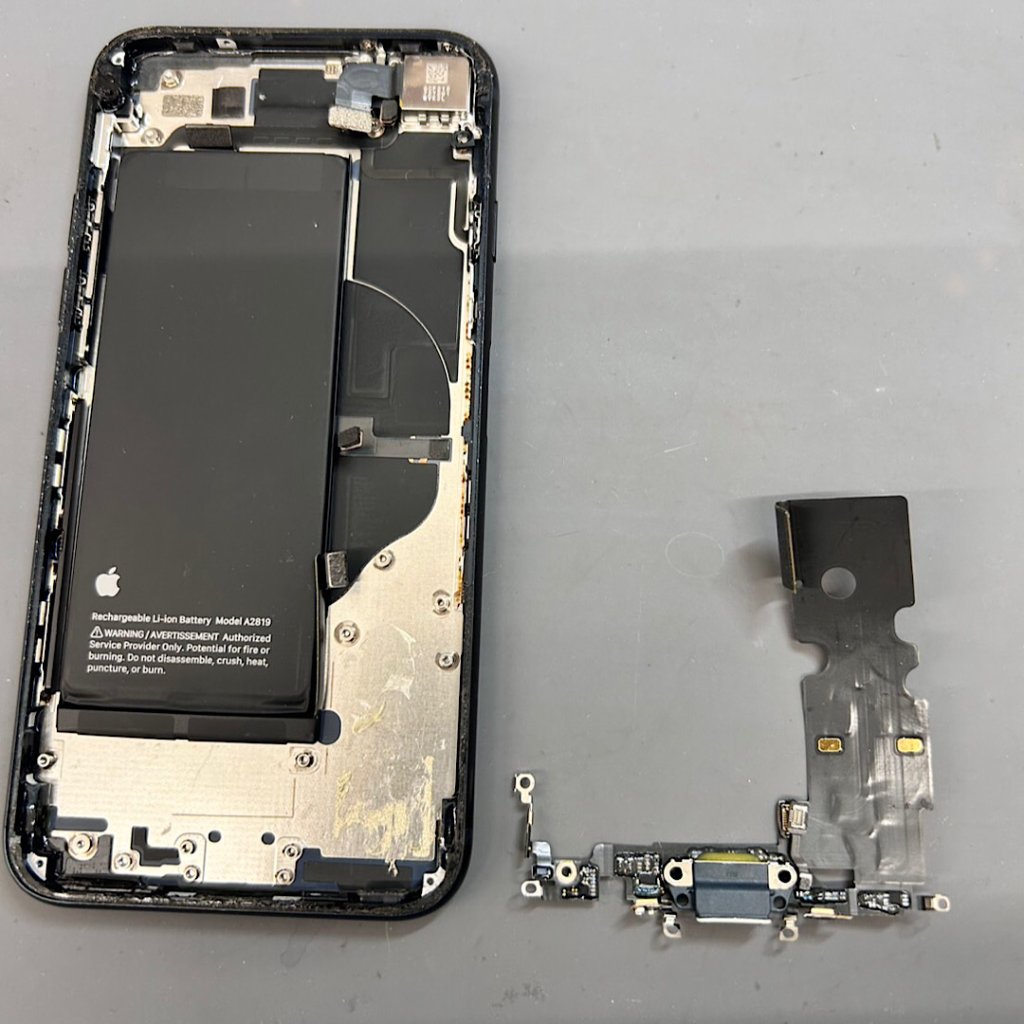 iPhone SE3 充電コネクタ(ライトニング)交換修理