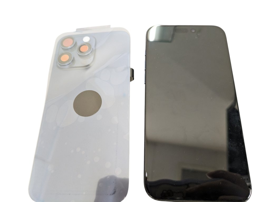iPhone15ProMax　背面ガラス交換