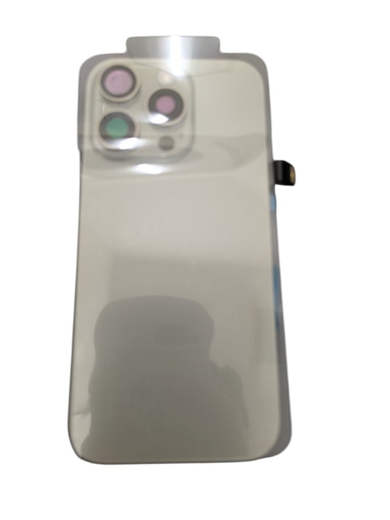 iPhone16Pro　背面ガラス交換