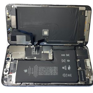 iPhone11 PROmaxバッテリー交換| 我孫子市| 液晶パネルの交換も即日お渡しで修理対応しております‼︎