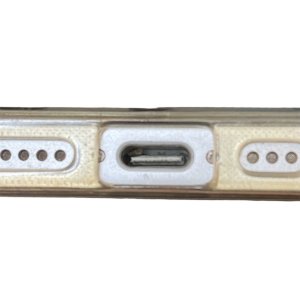 iPhone16e 充電器を挿しても反応しない｜充電口のゴミ詰まりを清掃で改善