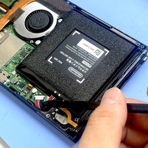 【任天堂 Nintendo Switch バッテリー交換】旅行や外出前に電池持ちを改善！｜高崎市中居町