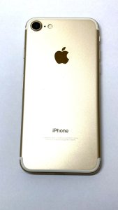 【iPhone 7 背面パネル交換】背面の割れをキレイに修復！｜伊勢崎市境百々