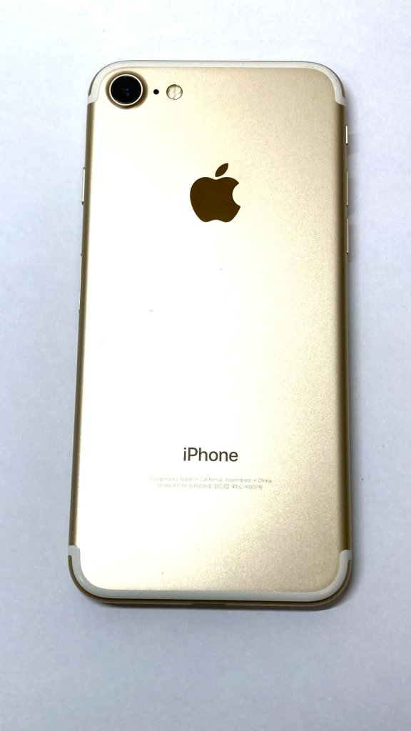 【iPhone 7 背面パネル交換】背面の割れをキレイに修復！｜伊勢崎市境百々