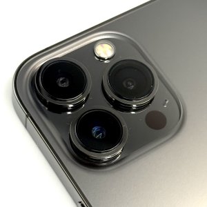 【iPhone13ProMax アウトカメラレンズ修理】カメラレンズの割れを修理して快適に撮影できる状態へ！｜高崎市問屋町