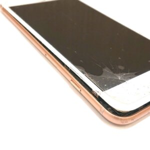 iPhone8plus バッテリー膨張 交換修理