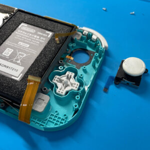 任天堂Switch Lite 操作効かず‼︎アナログスティック交換| 武蔵村山市大南| 予約無し修理も即日対応出来ます！