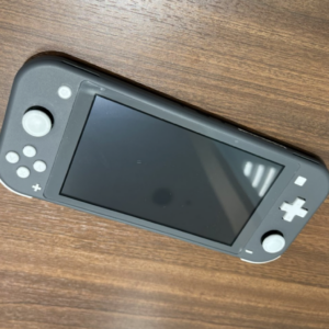 ニンテンドースイッチLite バッテリー交換修理| 武蔵村山市神明| 任天堂Switchも当日修理出来ますよ！
