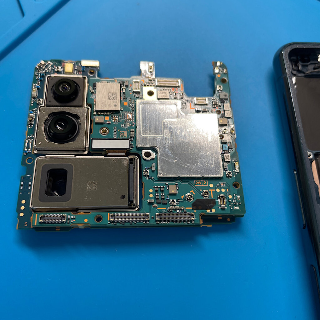 アンドロイド携帯水没修理もお任せ下さい| あきる野市草花| SONY Xperia トイレに落下‼︎