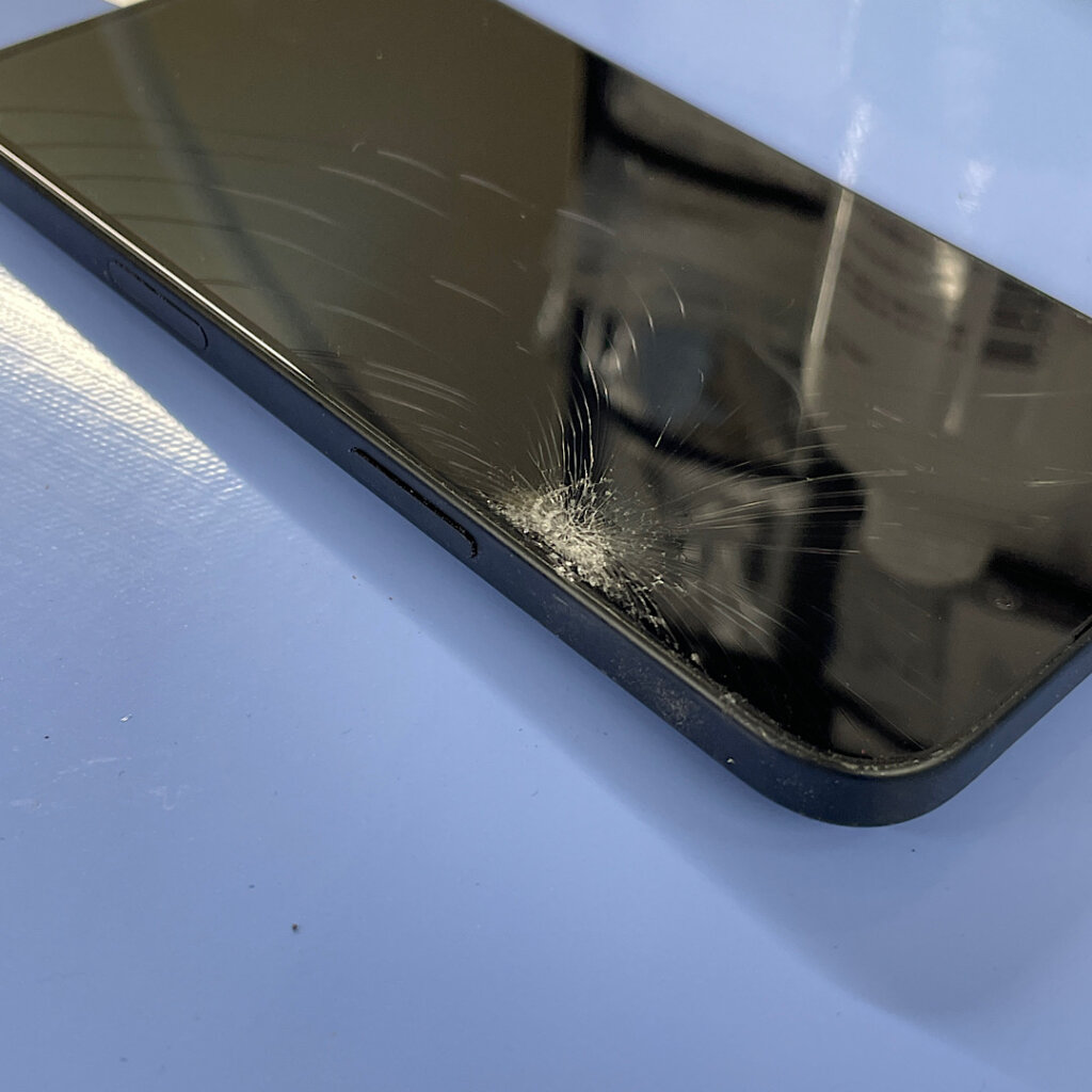 iPhone16 タッチが効かない‼︎液晶交換 | 青梅市沢井| 液晶交換も即日30分で修理対応しております‼︎