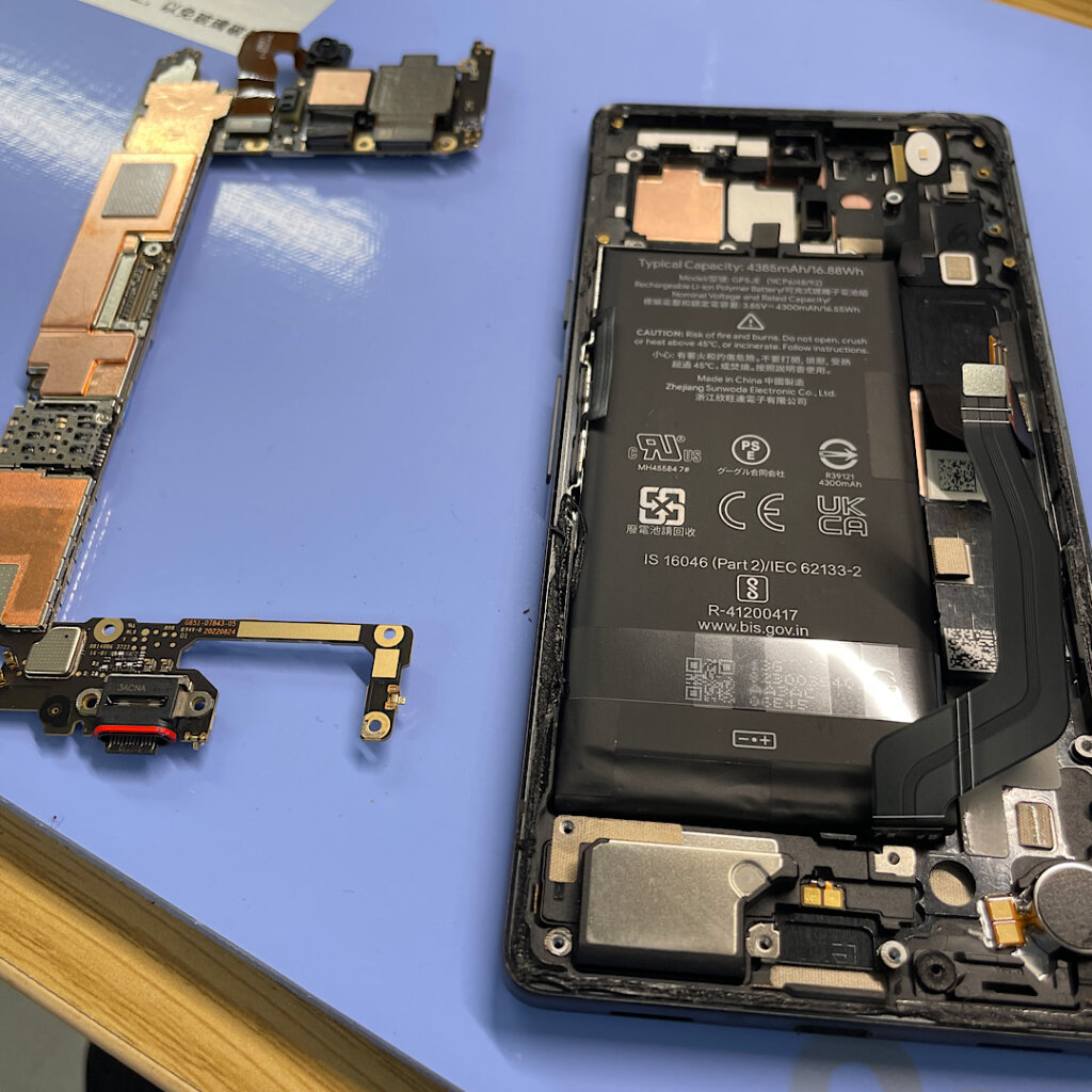 Google pixel 8a 画面が映らない！ 液晶交換| 西多摩郡日ノ出町平井| ご予約で即日修理対応致します！