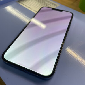 iPhone15 画面が白く変色！液晶交換修理 |武蔵村山市中央|  iPhoneトラブルもご即日で修理対応しております‼︎