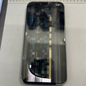 iPhone16e 液晶交換