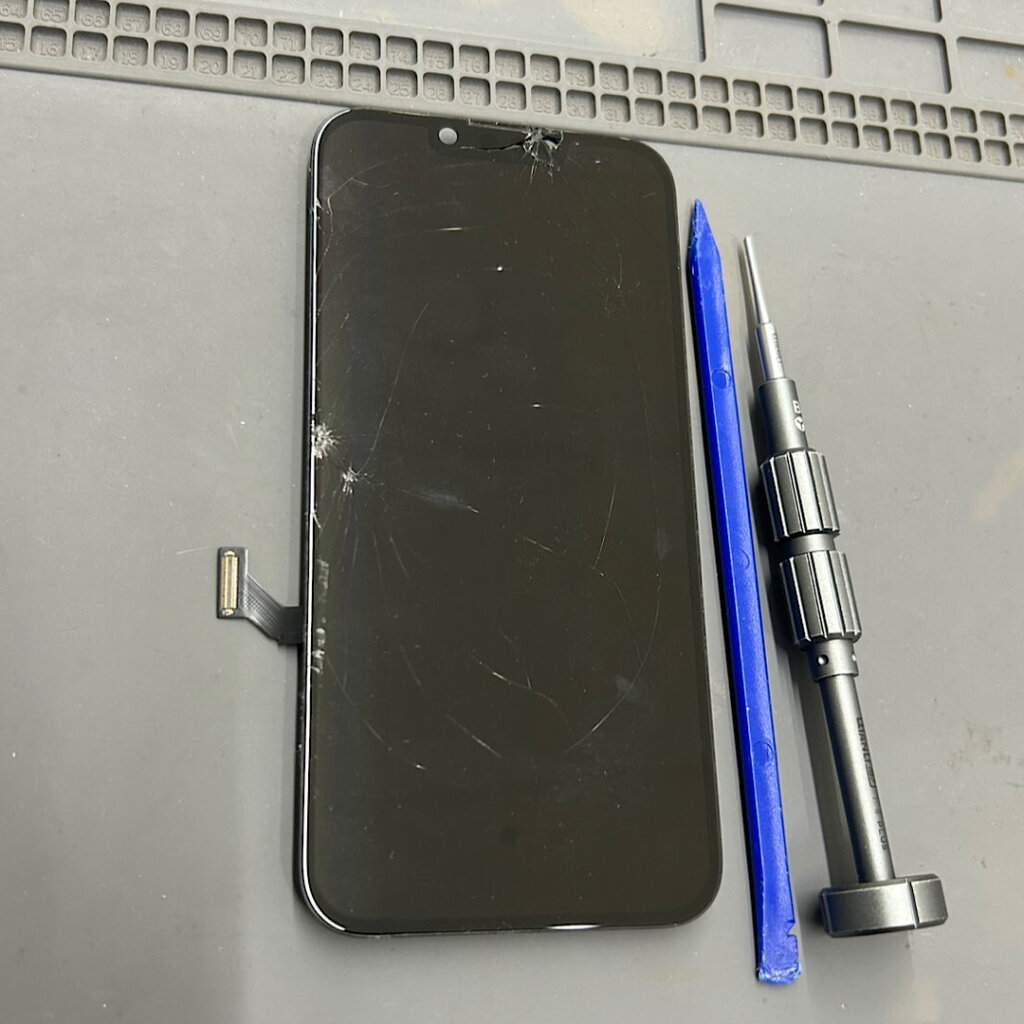 iPhone16e フロントパネル交換