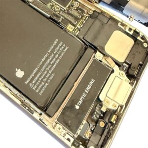 【登別店】iPhoneSE2 水没点検｜水滴除去・内部クリーニングを実施