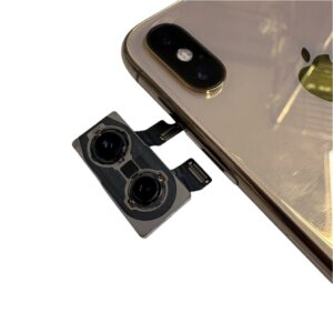 【即日修理!!】iPhoneXs　アウトカメラ修理