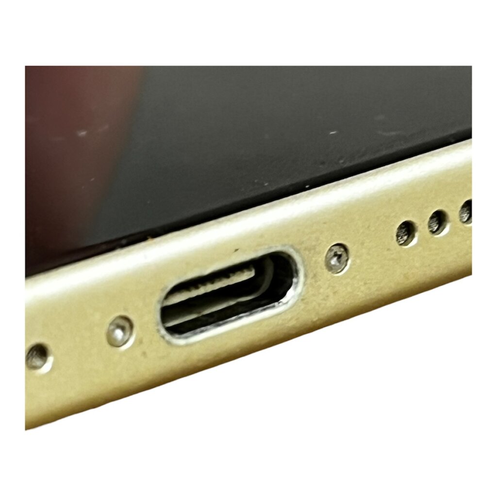 iPhone 15 ドックコネクタ清掃