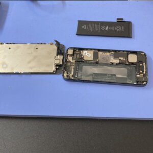 【iPhone5 バッテリー交換】充電の減りの早さを改善！｜伊勢崎市南千木町