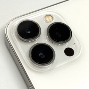 【iPhone13ProMax アウトカメラレンズ交換】ひび割れたレンズを修理して撮影不良を改善！｜前橋市箱田町