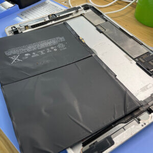 iPad5 電源が入らない！バッテリー交換修理|福生市東町| iPadの修理もご予約で即日対応！