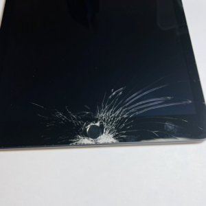 iPad 第九世代 パネル交換修理 | あきる野市小峰台 | ご予約なら即日で修理対応しております‼︎