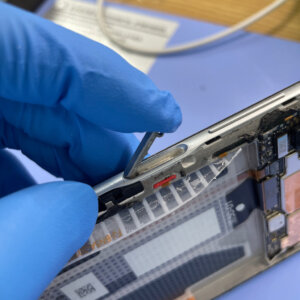 アンドロイド携帯 電源ボタンが取れた‼︎スタートボタン交換修理|青梅市塩船| 保険用証明書発行も対応しております‼︎