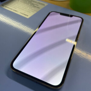 iPhone 13proMax プールに落として画面真っ白 液晶交換| 昭島市美堀町|  水没修理もご予約にて対応いたします！