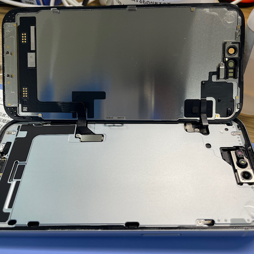iPhone15川遊びで水没 水没修理|福生市牛浜| キャンプで水没したお客様はお寄り下さい‼︎