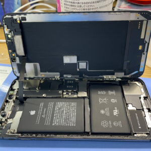 iPhoneXsMax 雨で水没 液晶交換修理|あきる野市三内| 飛び込みでも即日30分で修理対応しております‼︎