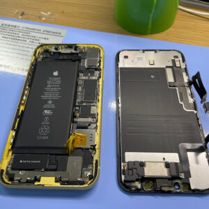 iPhone11 フロントパネル交換 |羽村市横田基地内| パネル交換、予約無し即日30分で修理対応しております‼︎