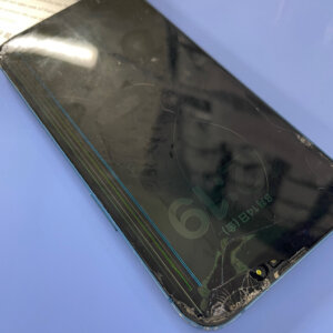 iPhone14 配達中に落として液漏れ‼︎画面交換修理 |青梅市勝沼| お急ぎの場合も即日で修理対応しております‼︎
