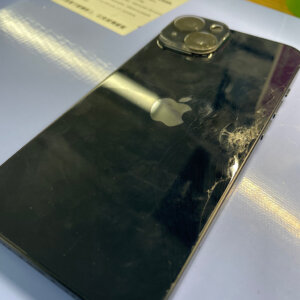 iPhone14 バックパネル破損 背面交換修理 |武蔵村山市中原|  背面割れはご予約で修理対応しております‼︎