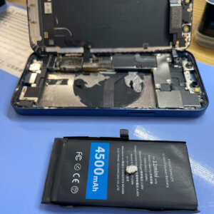 iPhone12mini 画面が浮いた‼︎ バッテリー交換| 羽村市羽西| 飛び込み来店にも修理対応しております!