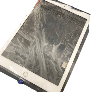 iPad6 フロントパネル交換修理