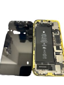 iPhone11 フロントパネル交換修理
