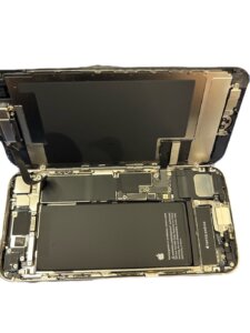 iPhone SE3 バッテリー交換