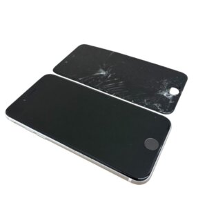 【即日修理!!】iPhoneSE2　液晶交換