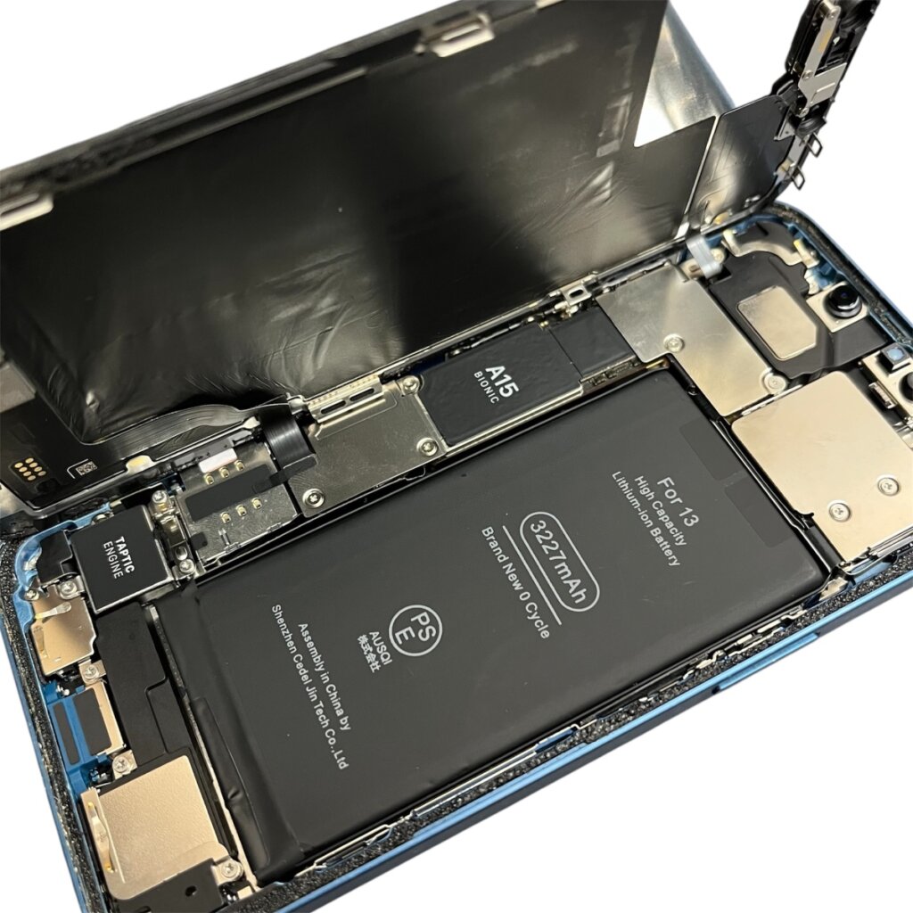 iPhone 13のバッテリー交換｜充電の減りが早い・最大容量80％以下は交換時期の目安