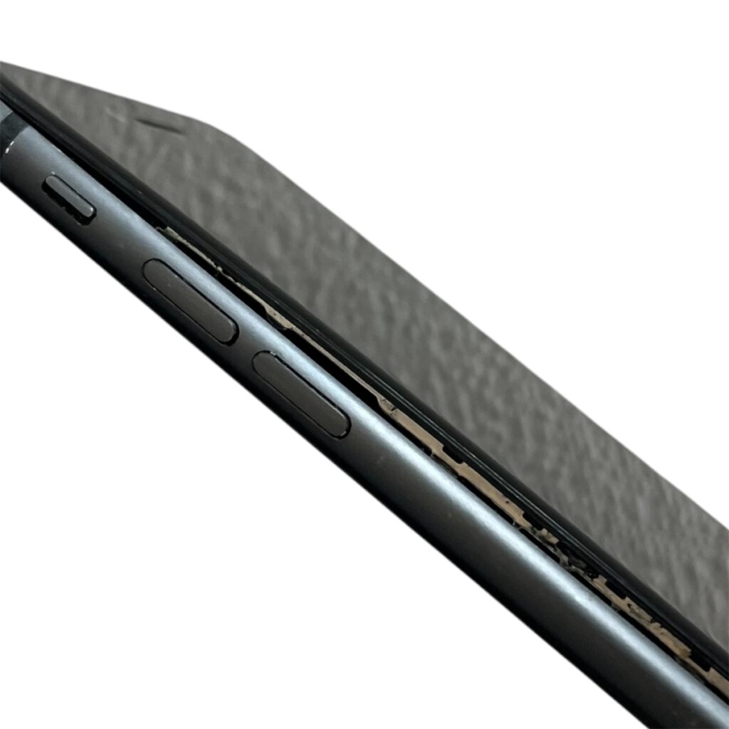 iPhone 8 バッテリー膨張｜バッテリー交換・即日修理