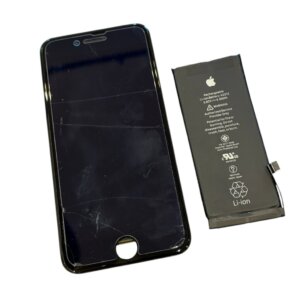 iPhoneSE3（アイフォンSE3）パネル交換 バッテリー交換