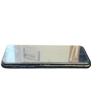iPhone11Pro バッテリー交換 バッテリー膨張による画面浮き 最大容量65％